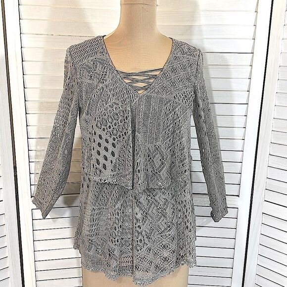 Long Sleeve Crochet Layered Tunic in Gray from Skye's the Limit Women's Medium - Picture 2 of 14